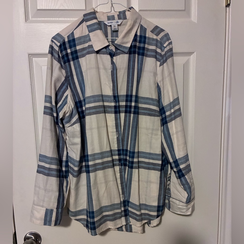 Old Navy Women's Blue and White Plaid Button-Down Shirt